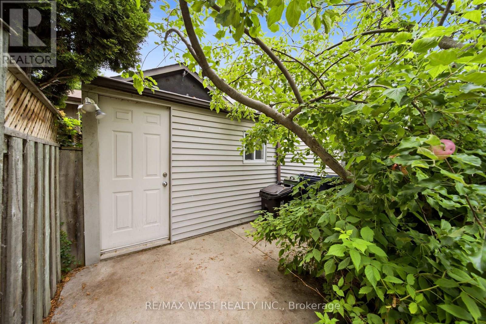 25 Batavia Avenue, Toronto, Ontario  M6N 4A1 - Photo 19 - W13663660