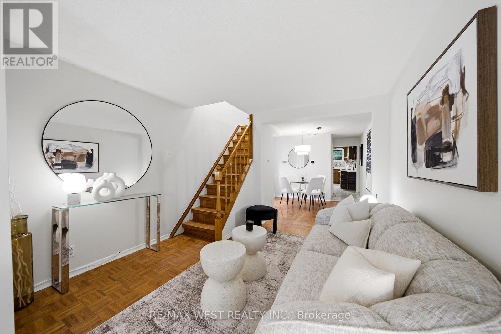 25 Batavia Avenue, Toronto, Ontario  M6N 4A1 - Photo 4 - W13663660
