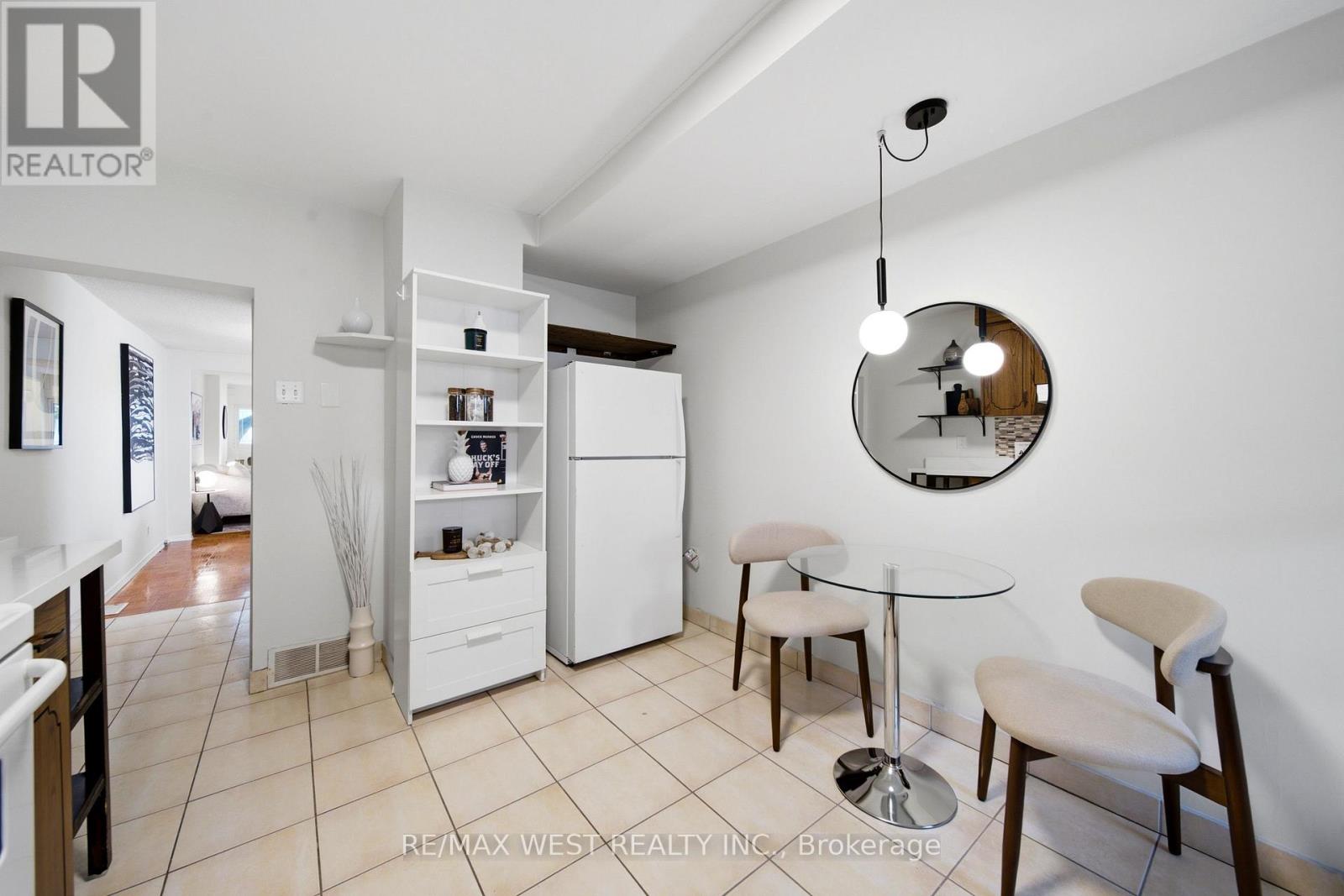 25 Batavia Avenue, Toronto, Ontario  M6N 4A1 - Photo 8 - W13663660
