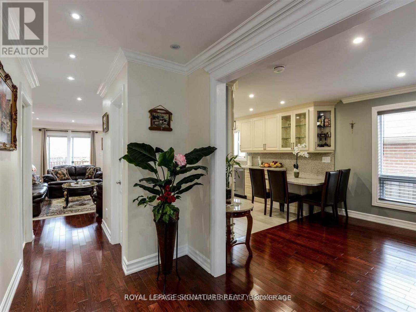 6222 Fullerton Crescent, Mississauga, Ontario  L5N 3A4 - Photo 4 - W13663706