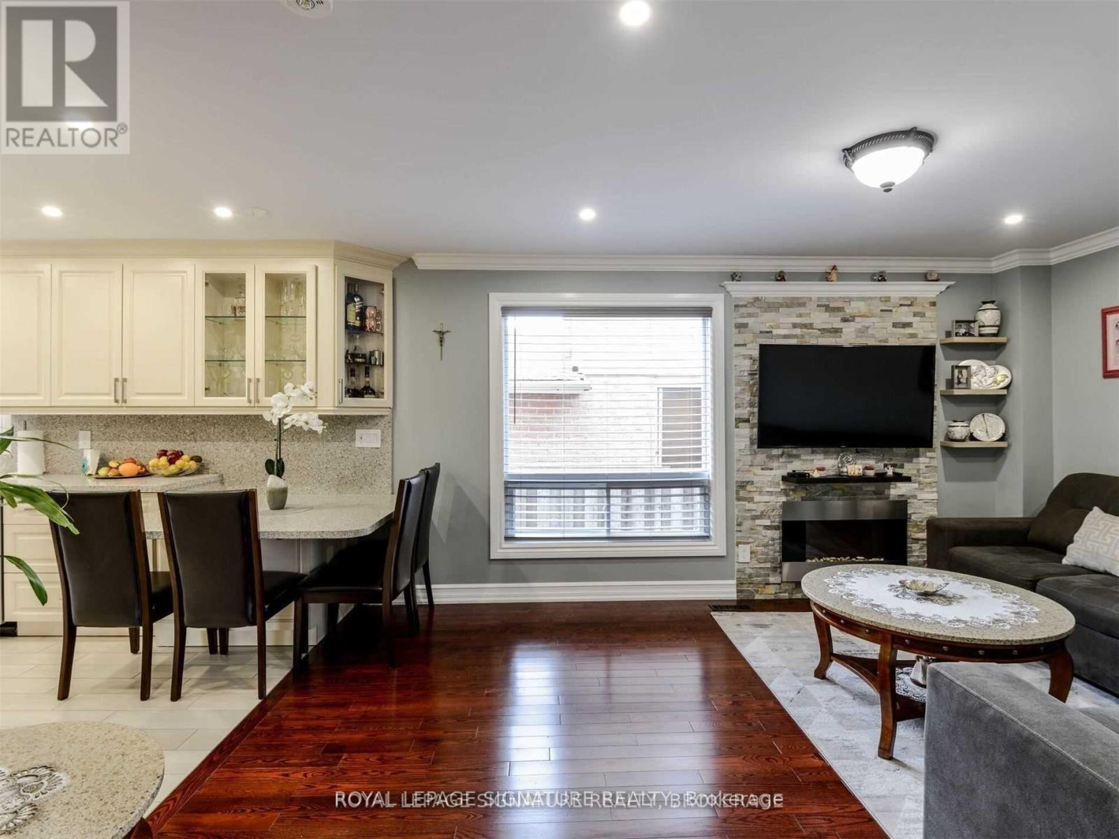 6222 Fullerton Crescent, Mississauga, Ontario  L5N 3A4 - Photo 5 - W13663706