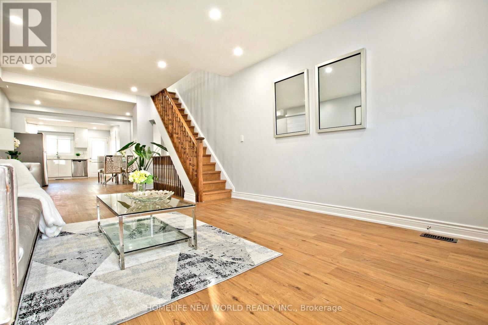 19 BRITANNIA AVENUE, Toronto, Ontario