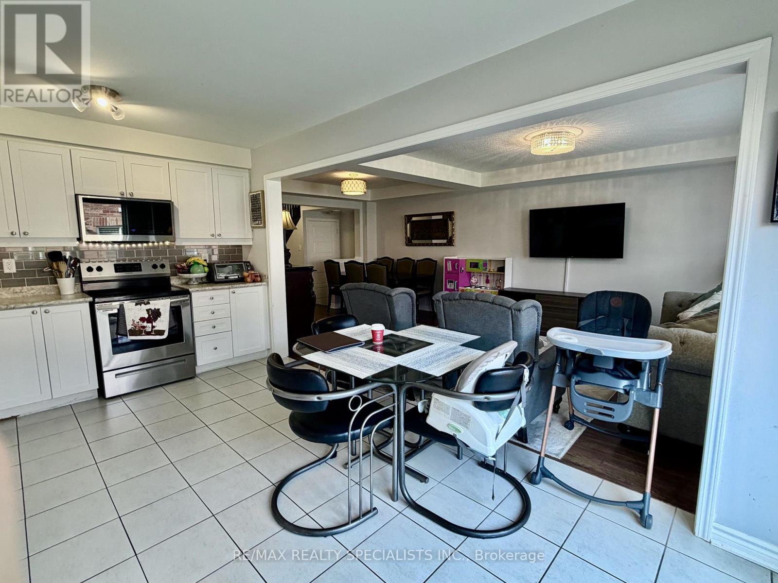 298 Beasley Terrace, Milton, Ontario  L9E 1C5 - Photo 11 - W13661696