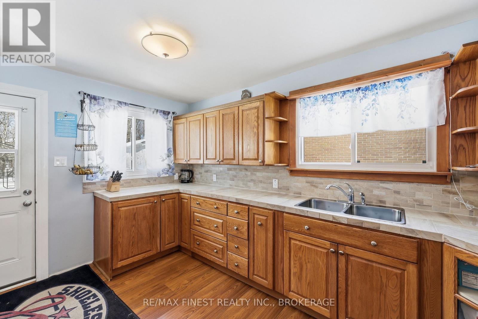676 Laurier Boulevard, Brockville, Ontario  K6V 5X8 - Photo 8 - X13059126