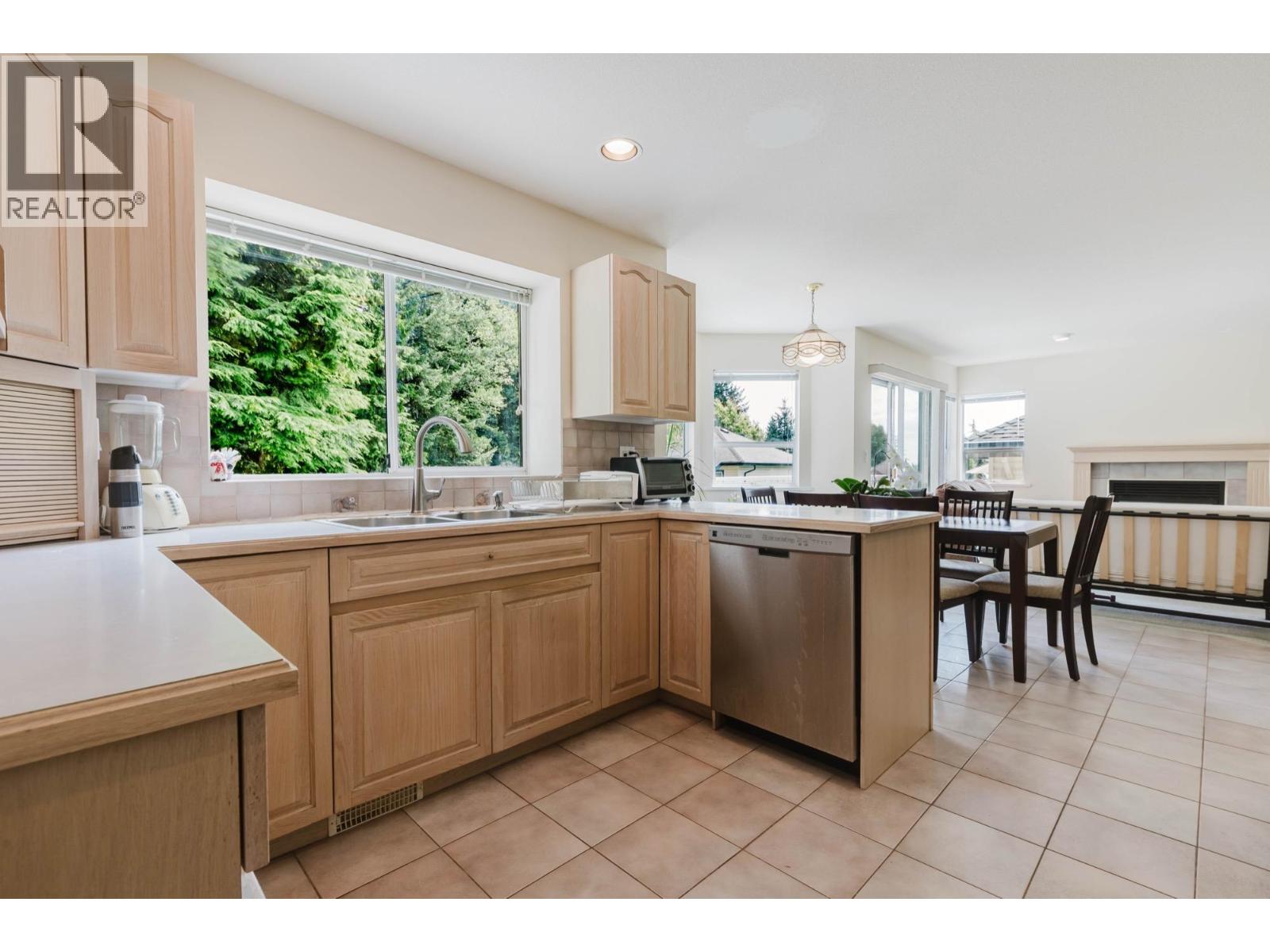 1565 Bramble Lane, Coquitlam, British Columbia  V3E 2T5 - Photo 9 - R3149126