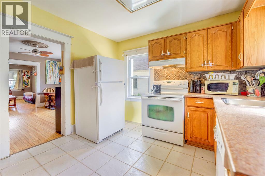 115 Collingwood Street, Sarnia, Ontario  N7T 6M8 - Photo 6 - 26019518