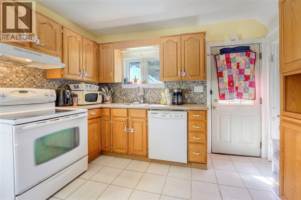 115 Collingwood Street, Sarnia, Ontario  N7T 6M8 - Photo 7 - 26019518