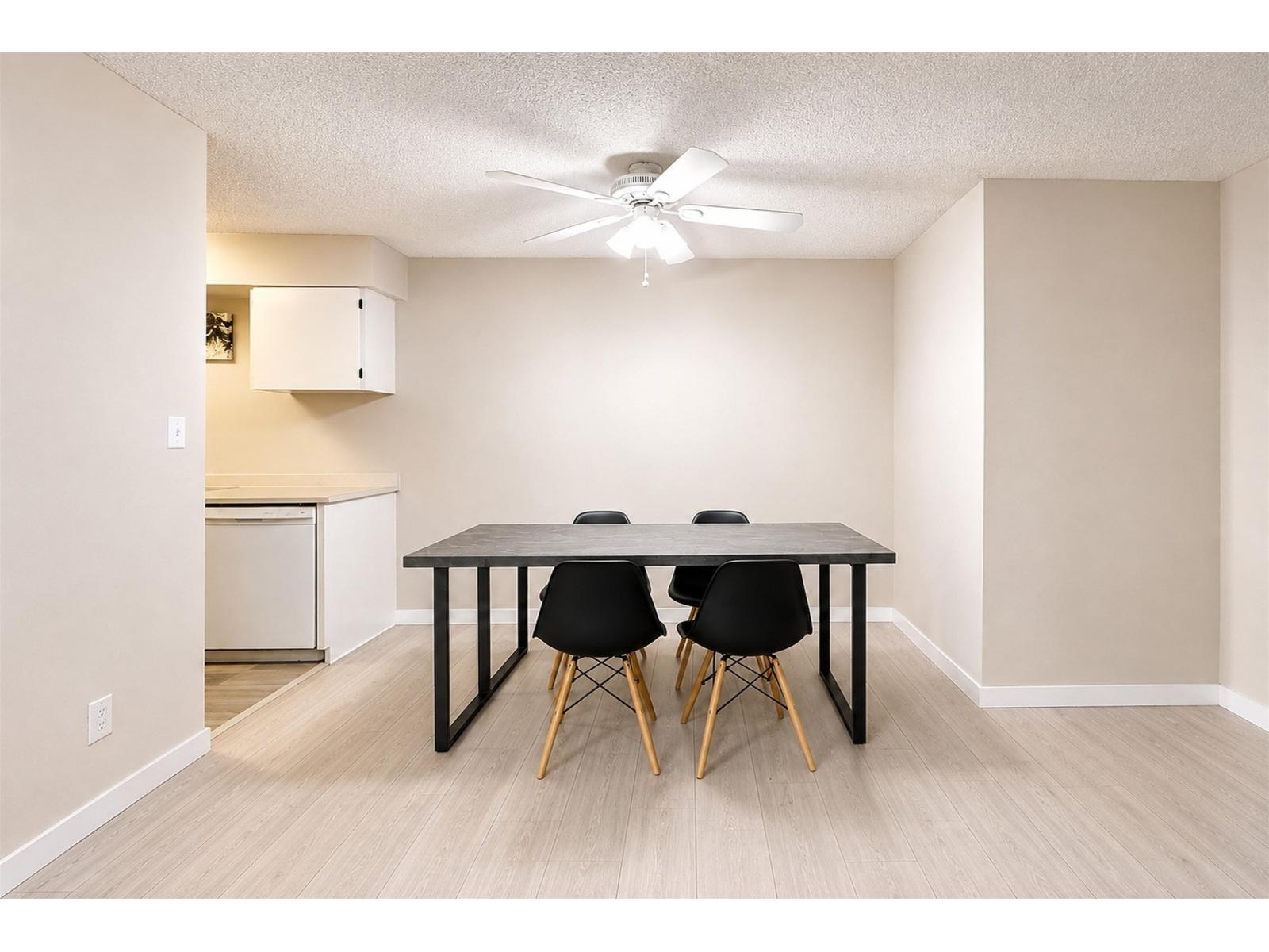 306 10560 154 Street, Surrey, British Columbia  V3R 8A3 - Photo 6 - R3154236