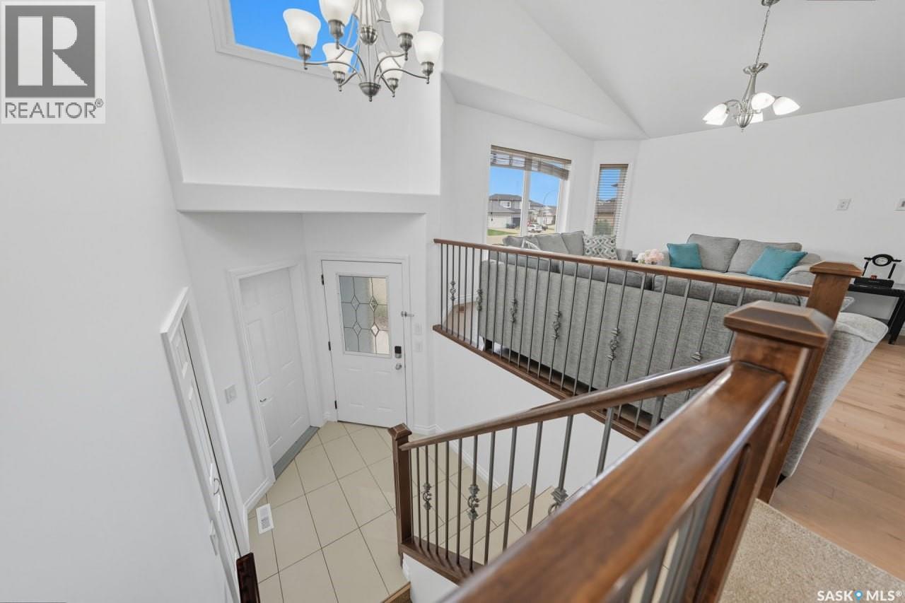 455 Hastings Crescent, Saskatoon, Saskatchewan  S7V 0C8 - Photo 2 - SK045273