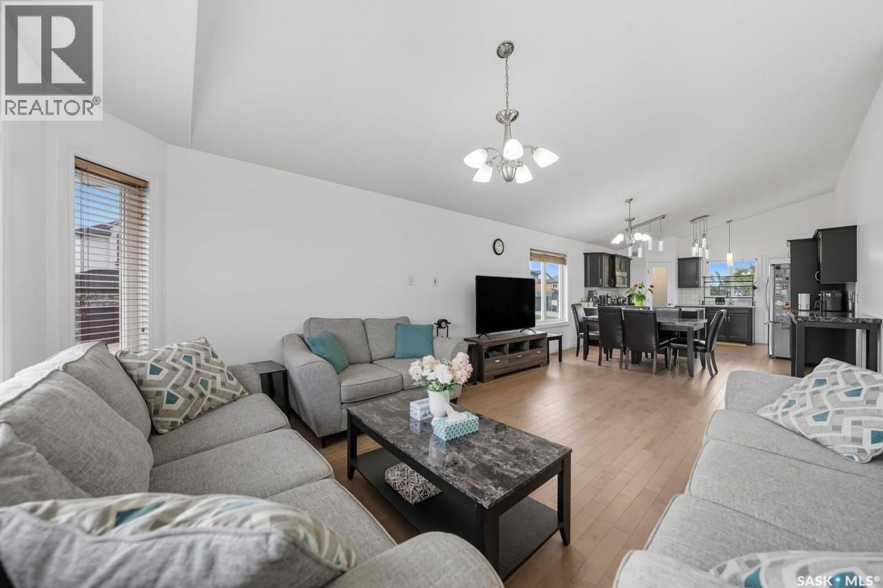 455 Hastings Crescent, Saskatoon, Saskatchewan  S7V 0C8 - Photo 6 - SK045273