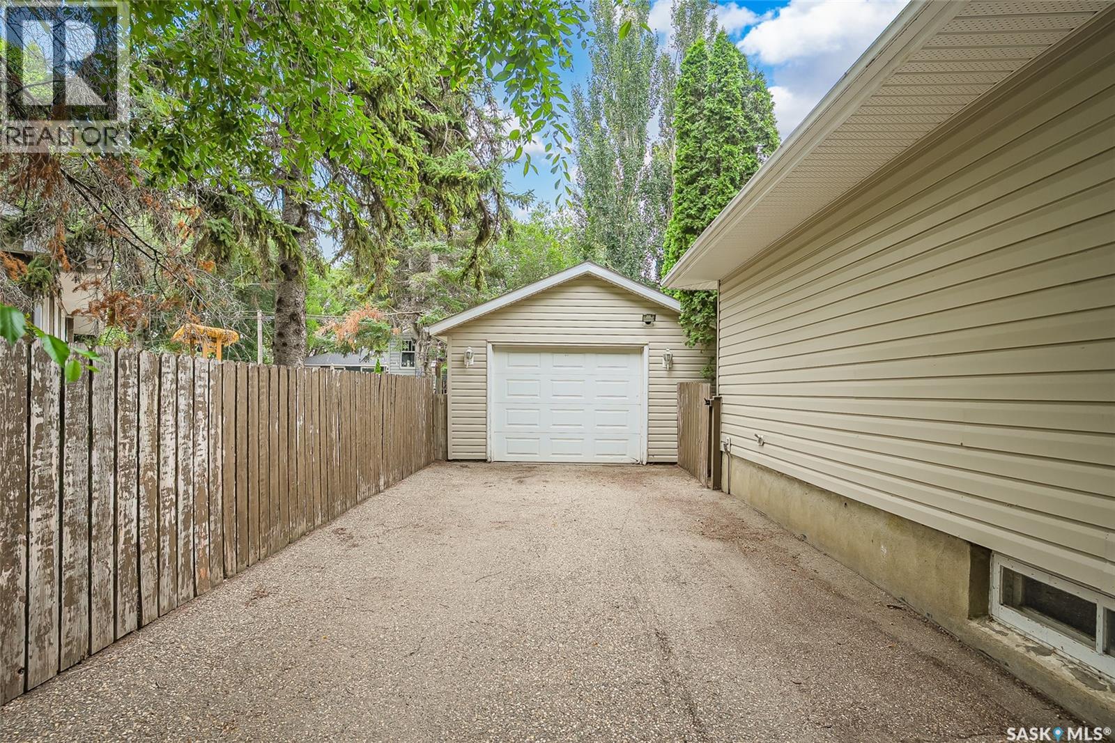 1714 Drinkle Street, Saskatoon, Saskatchewan  S7J 0P7 - Photo 34 - SK045156