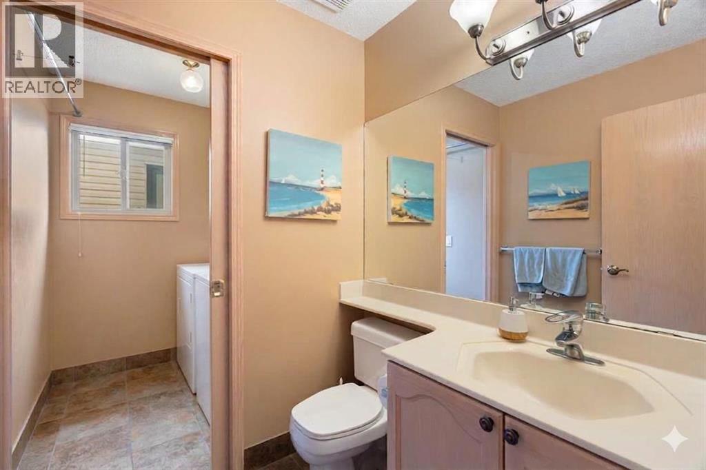113 Sierra Vista Terrace Sw, Calgary, Alberta  T3H 3C4 - Photo 16 - A2309087