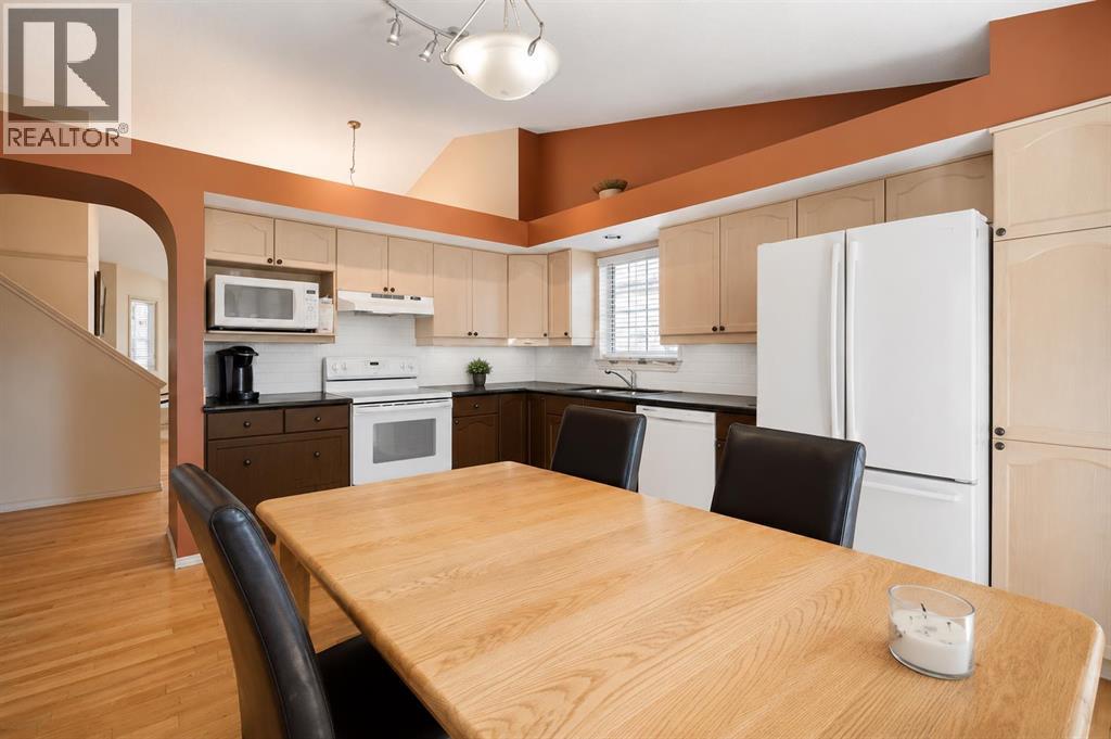 113 Sierra Vista Terrace Sw, Calgary, Alberta  T3H 3C4 - Photo 9 - A2309087