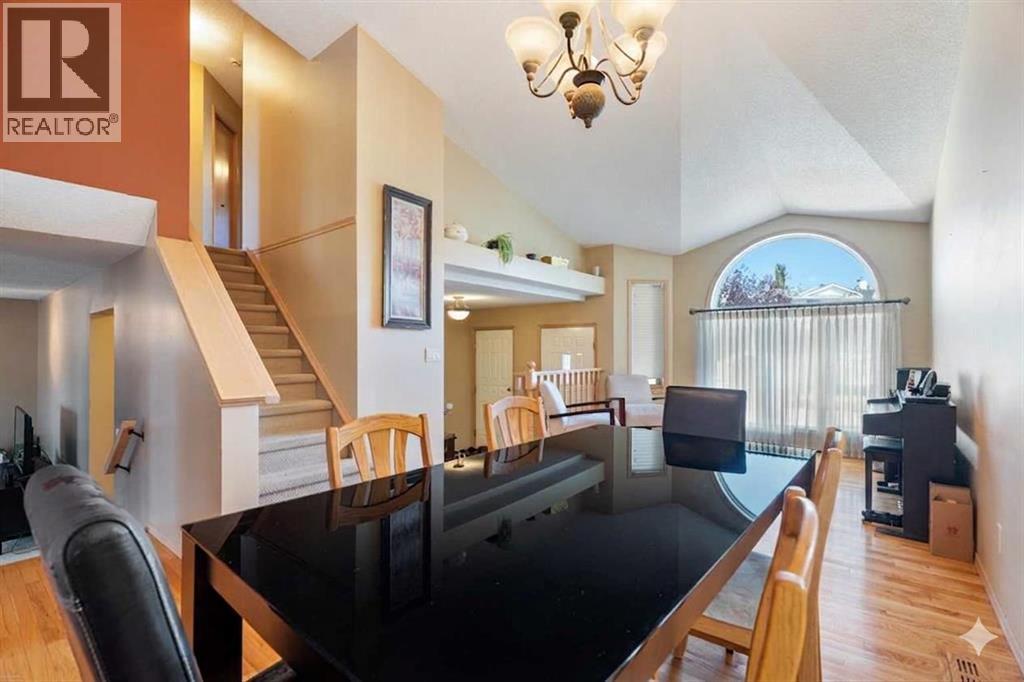 113 Sierra Vista Terrace Sw, Calgary, Alberta  T3H 3C4 - Photo 7 - A2309087