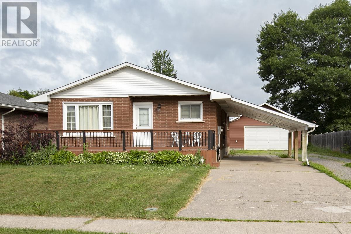 14 Robin St, Sault Ste. Marie, Ontario  P6A 5X9 - Photo 2 - SM261726