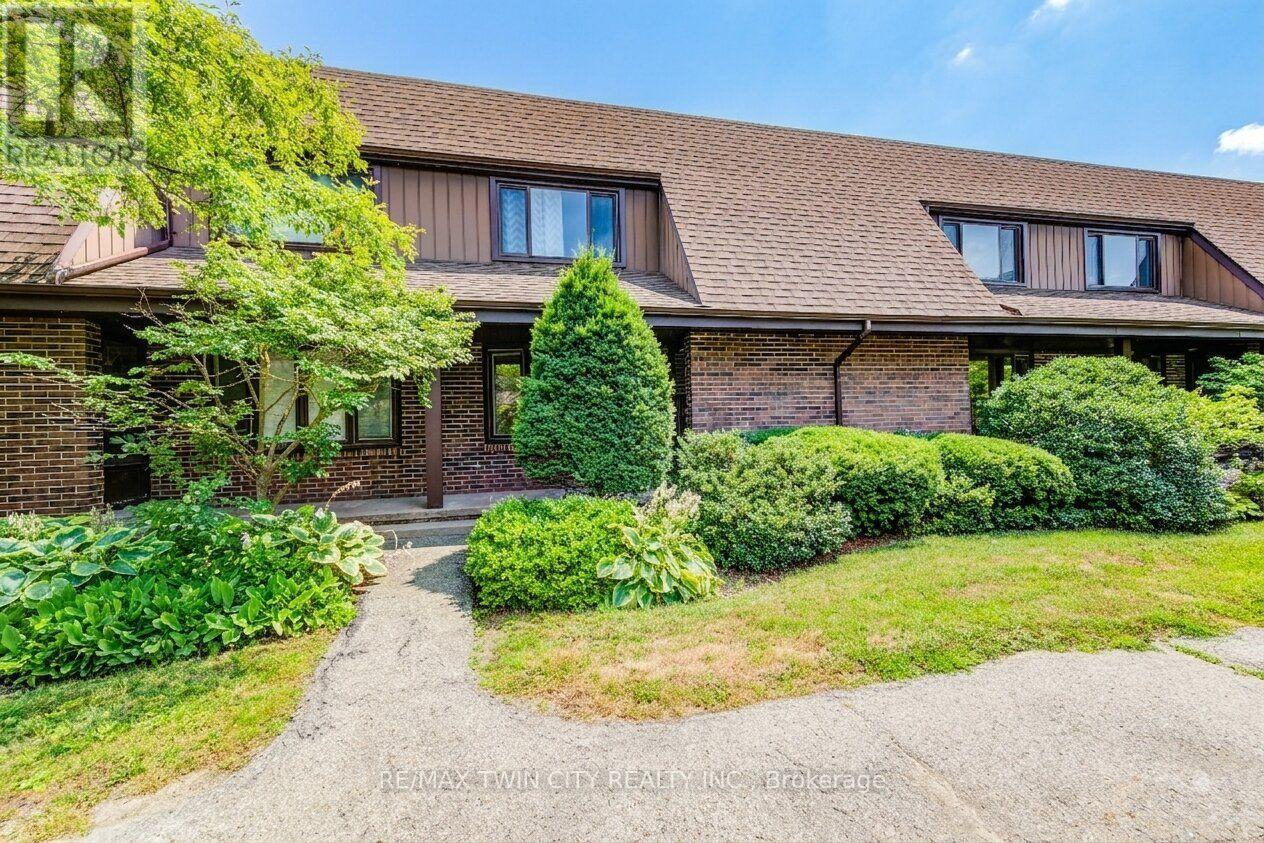 15 - 285 SANDOWNE DRIVE, Waterloo, Ontario