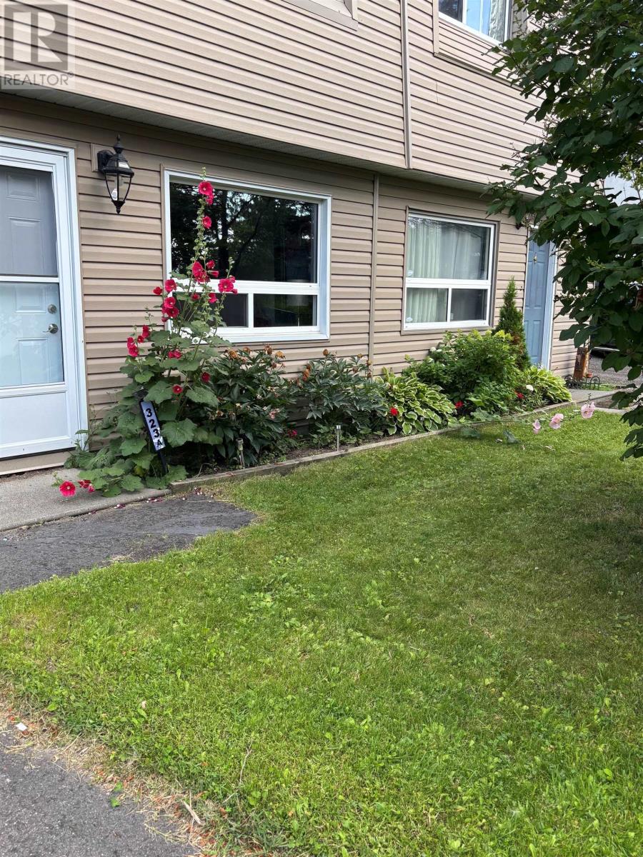 323a Wentworth Cres, Thunder Bay, Ontario  P7A 7S7 - Photo 2 - TB2602129