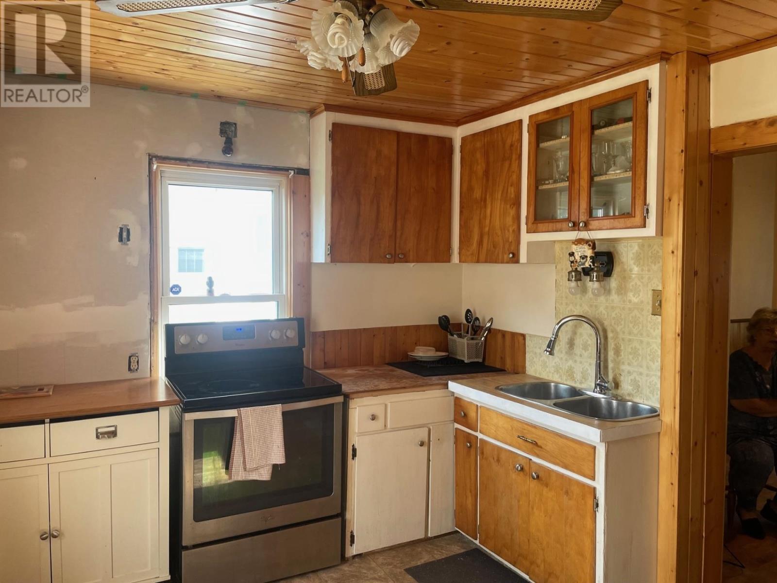 166 Bell St, Nipigon, Ontario  P0T 2J0 - Photo 3 - TB2602324
