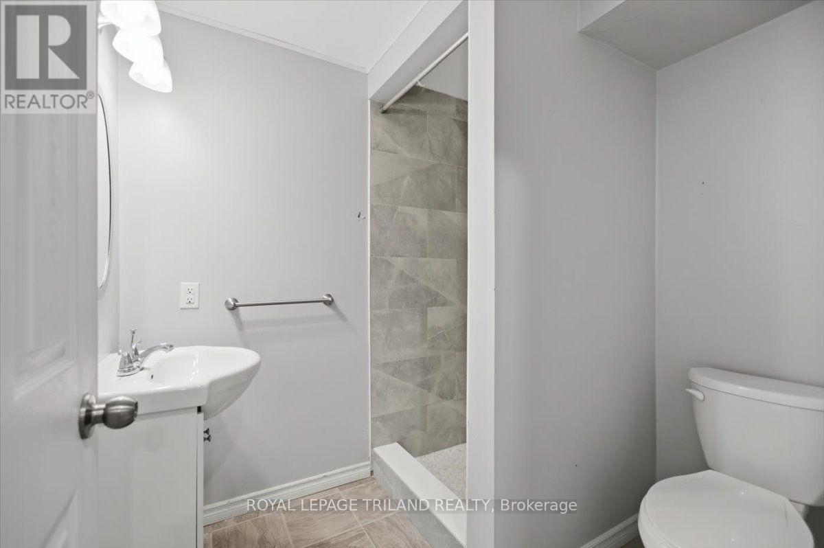 4 Chepstow Gate, London North, Ontario  N6G 3S7 - Photo 13 - X13663948
