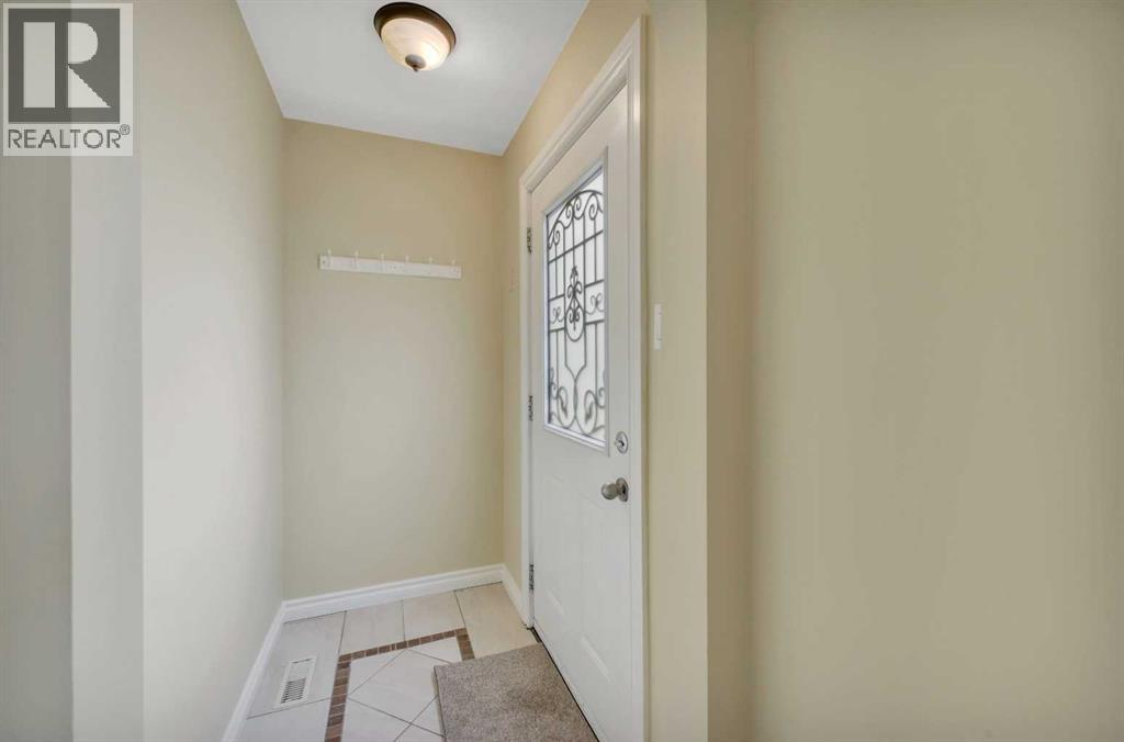 4030 51a Street, Red Deer, Alberta  T4N 2B3 - Photo 2 - A2316698