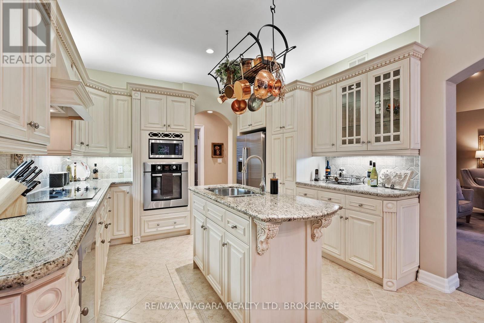 9 Lucia Court, Niagara-On-The-Lake (Town), Ontario  L0S 1J0 - Photo 13 - X13663838