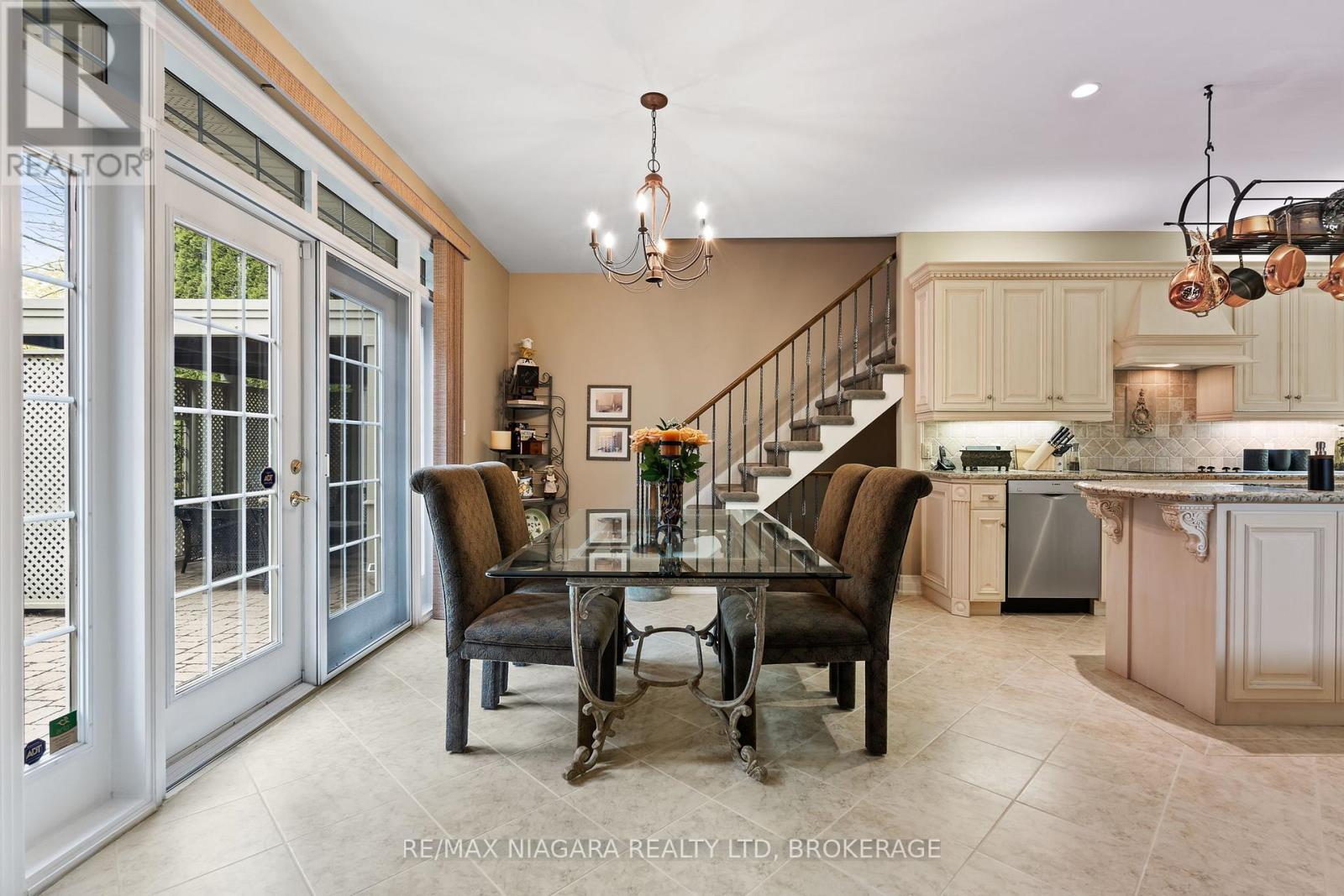 9 Lucia Court, Niagara-On-The-Lake (Town), Ontario  L0S 1J0 - Photo 6 - X13663838