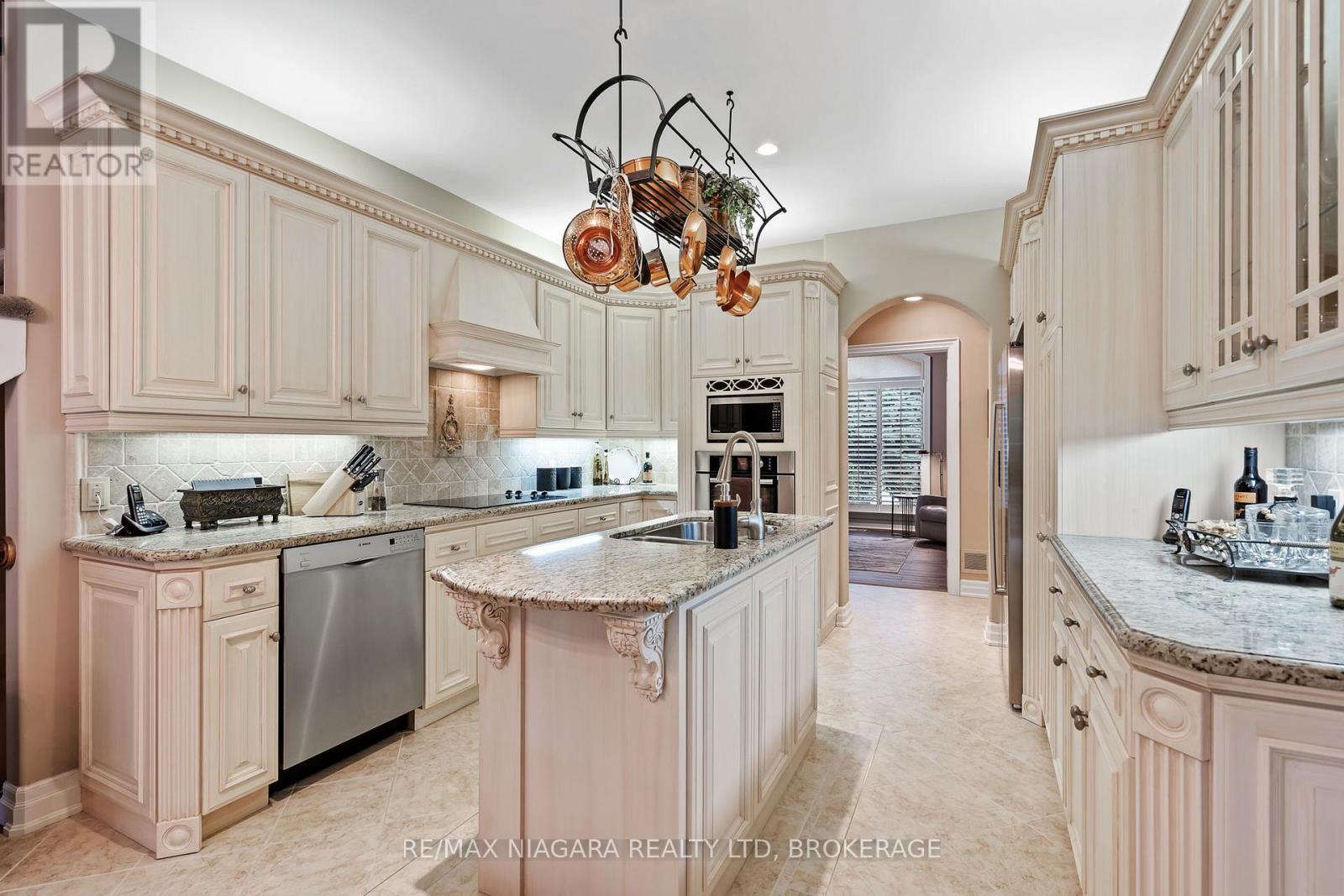 9 Lucia Court, Niagara-On-The-Lake (Town), Ontario  L0S 1J0 - Photo 7 - X13663838
