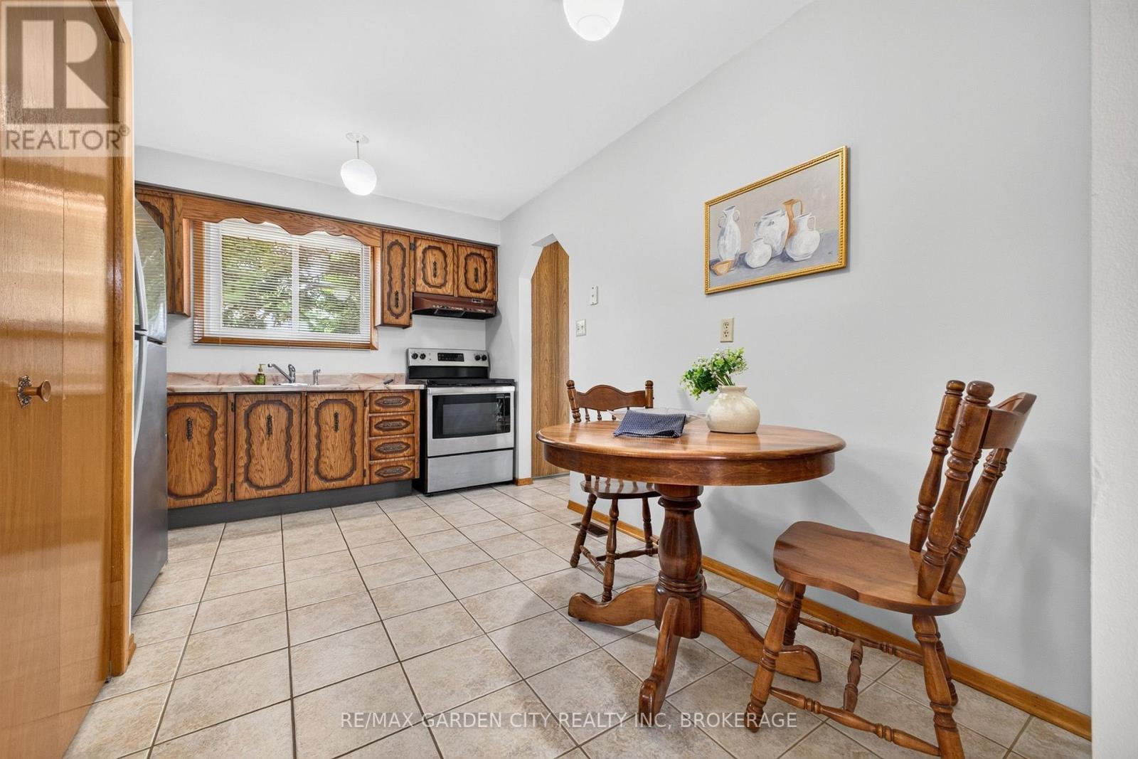 145 Adis Avenue, Hamilton, Ontario  L9C 6T9 - Photo 12 - X13663904