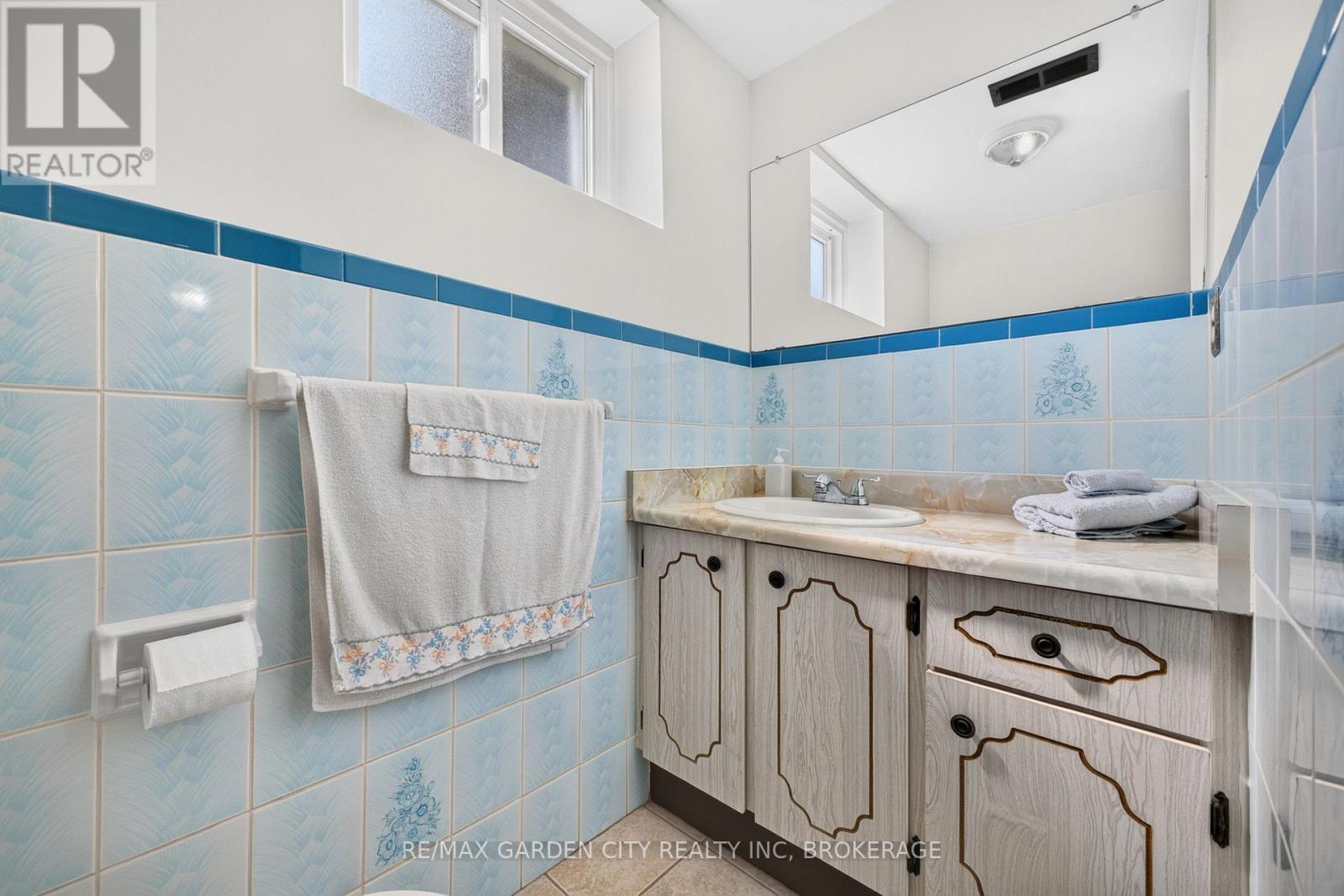 145 Adis Avenue, Hamilton, Ontario  L9C 6T9 - Photo 27 - X13663904