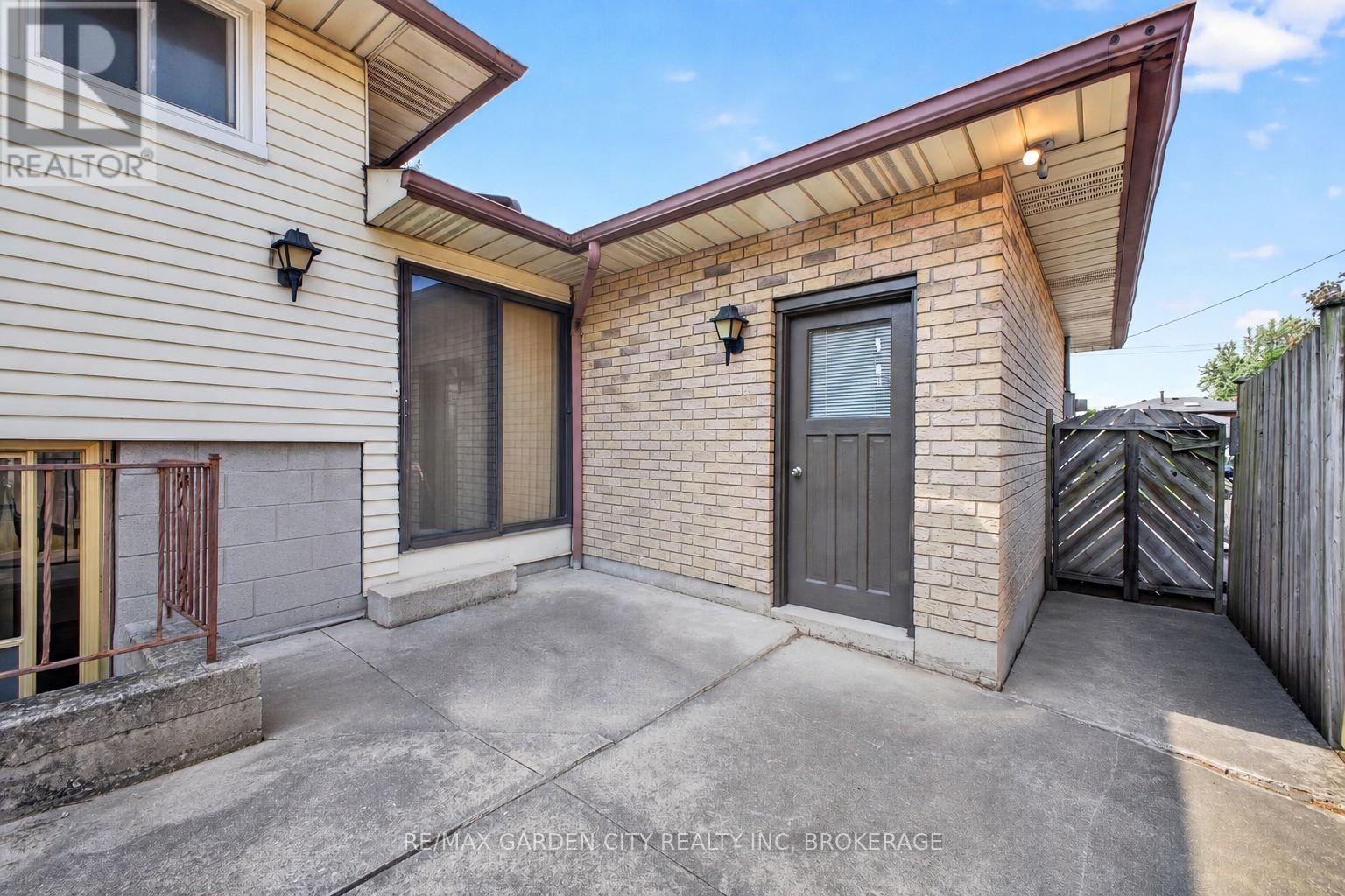 145 Adis Avenue, Hamilton, Ontario  L9C 6T9 - Photo 39 - X13663904