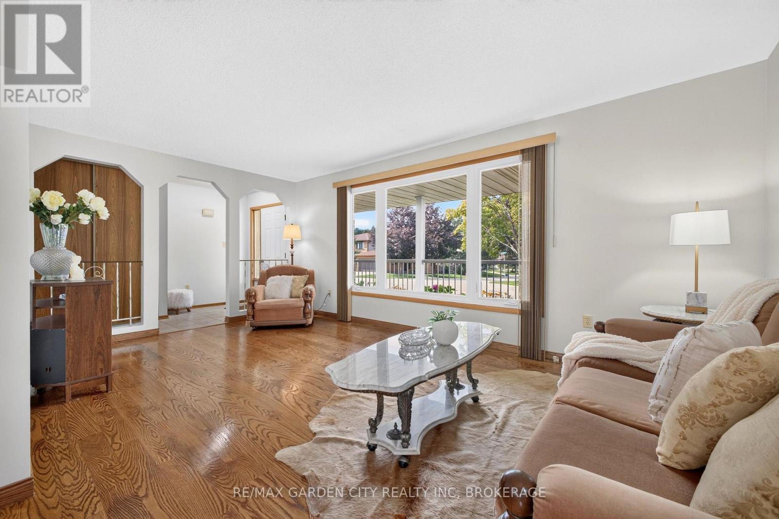 145 Adis Avenue, Hamilton, Ontario  L9C 6T9 - Photo 8 - X13663904