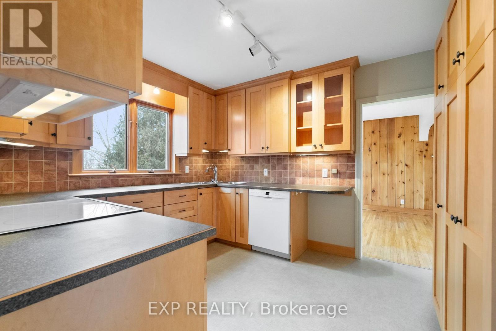 2052 York Road, Niagara-On-The-Lake, Ontario  L0S 1J0 - Photo 10 - X13663974