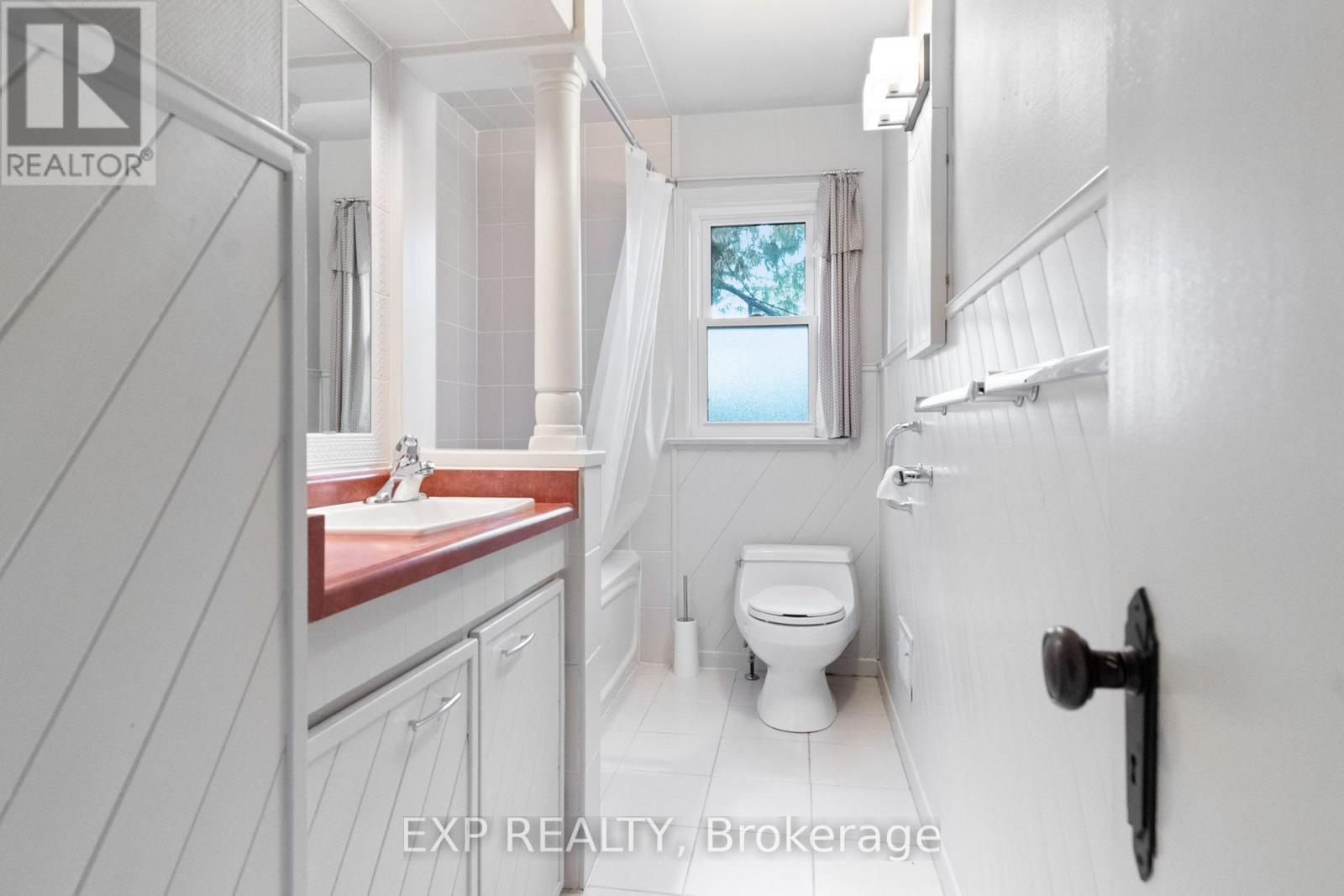 2052 York Road, Niagara-On-The-Lake, Ontario  L0S 1J0 - Photo 12 - X13663974