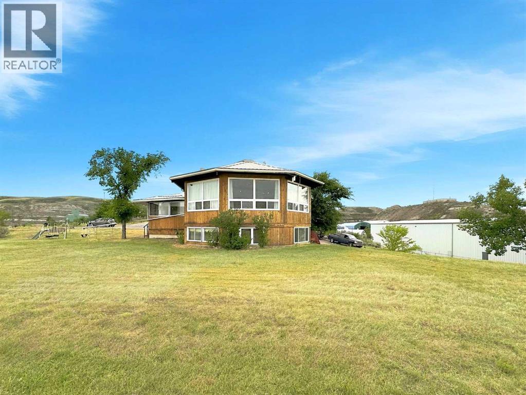 210 1 Street S, Drumheller, Alberta  T0J 0Y9 - Photo 2 - A2335788