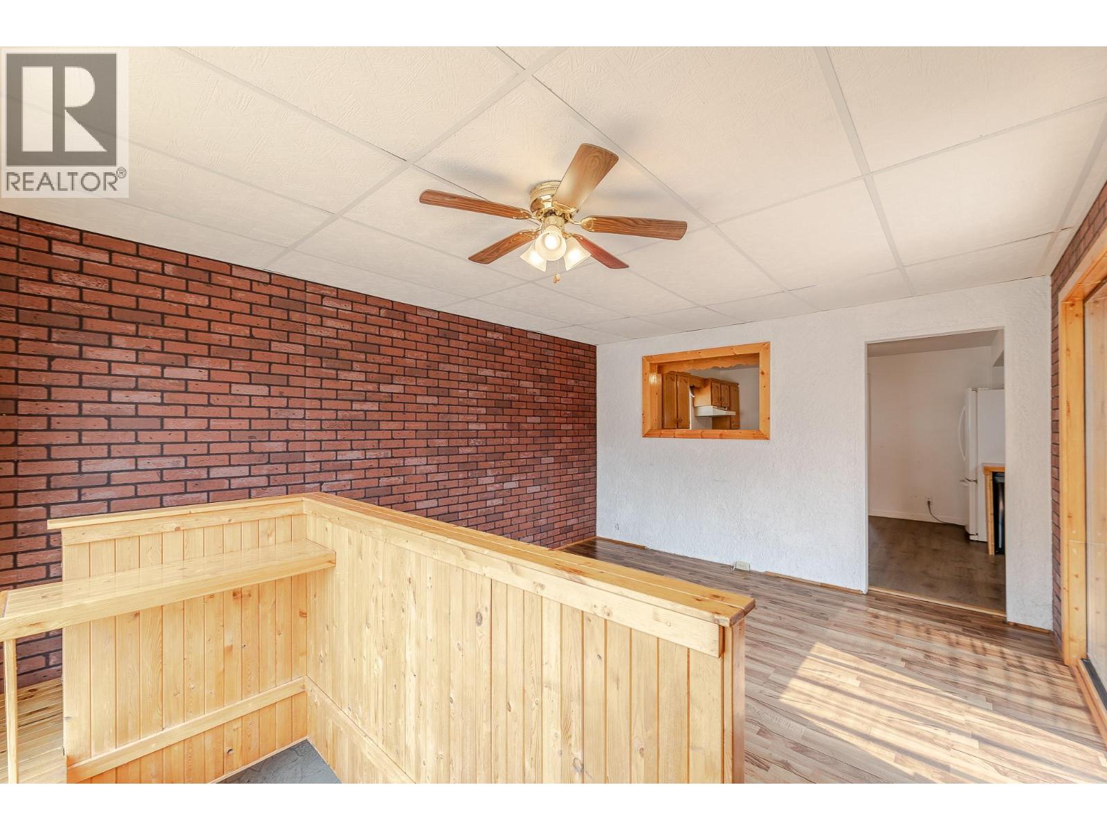 553 Papineau Street, Penticton, British Columbia  V2A 4X6 - Photo 6 - 10397219