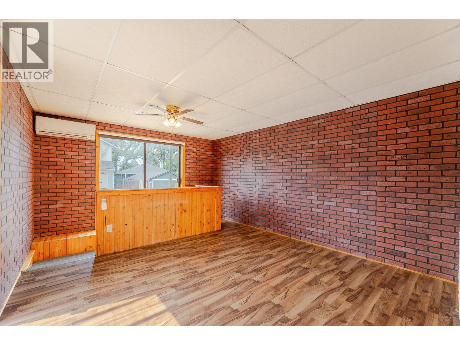 553 Papineau Street, Penticton, British Columbia  V2A 4X6 - Photo 5 - 10397219