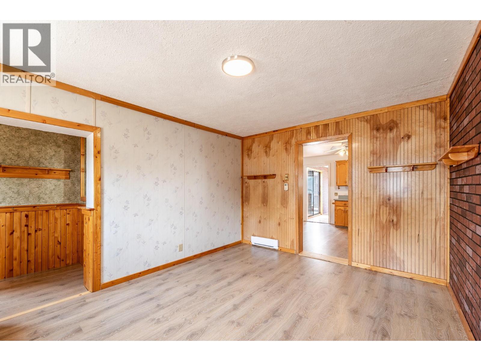 553 Papineau Street, Penticton, British Columbia  V2A 4X6 - Photo 8 - 10397219
