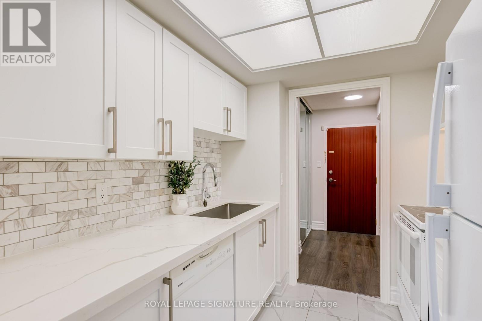 405 - 880 Dundas Street W, Mississauga, Ontario  L5C 4H3 - Photo 5 - W13457402