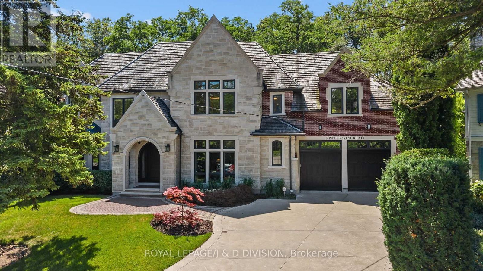 5 PINE FOREST ROAD, Toronto, Ontario