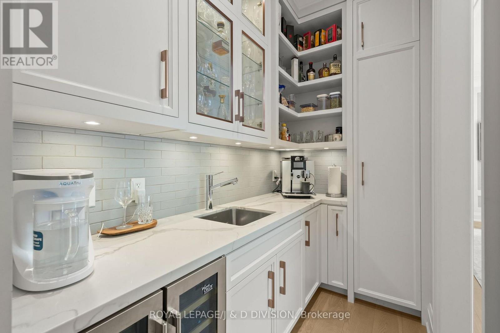 5 Pine Forest Road, Toronto, Ontario  M4N 3E6 - Photo 12 - C13663864