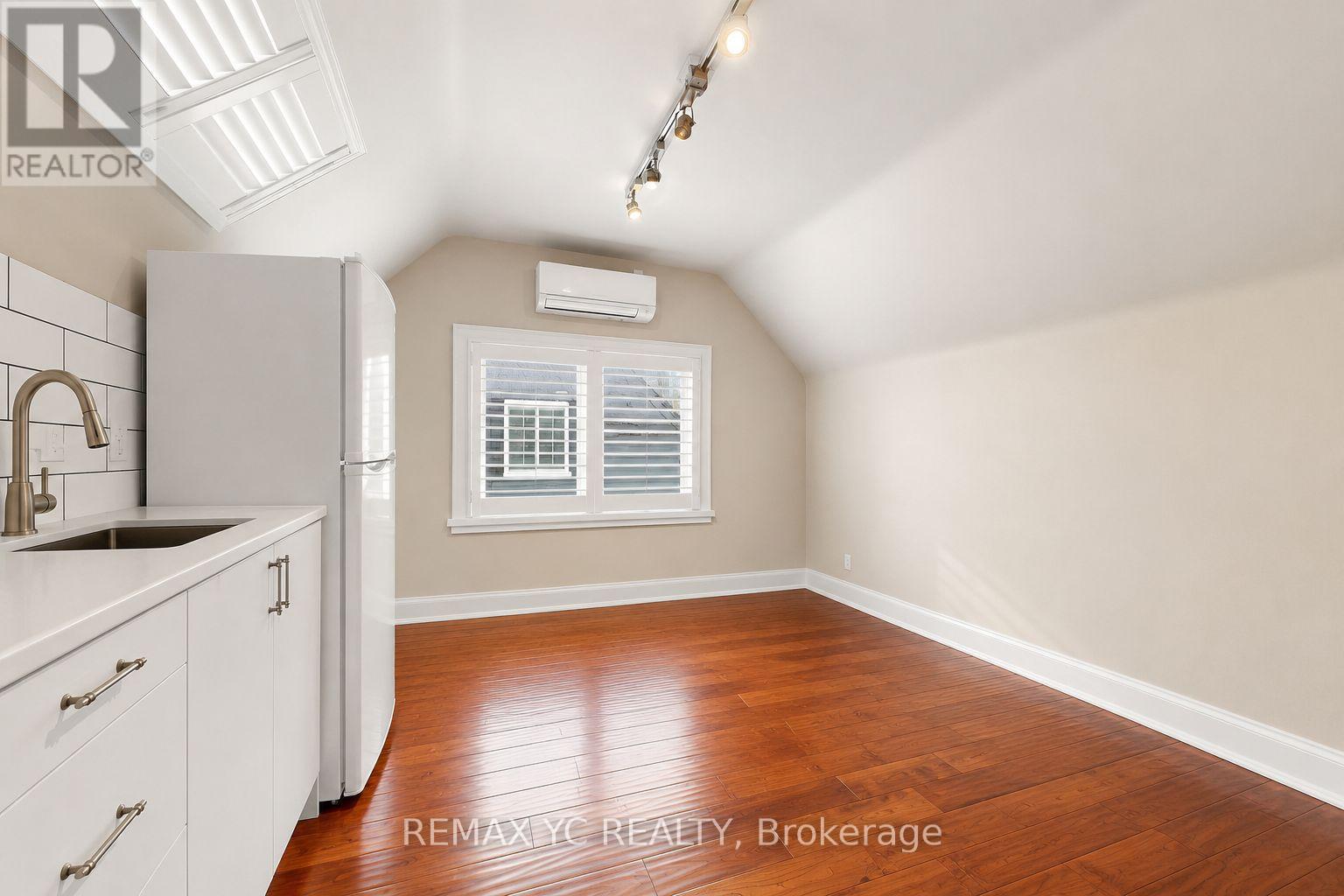 R1 - 99 Sheppard Avenue E, Toronto (Willowdale East), Ontario  M2N 3A3 - Photo 2 - C13663878