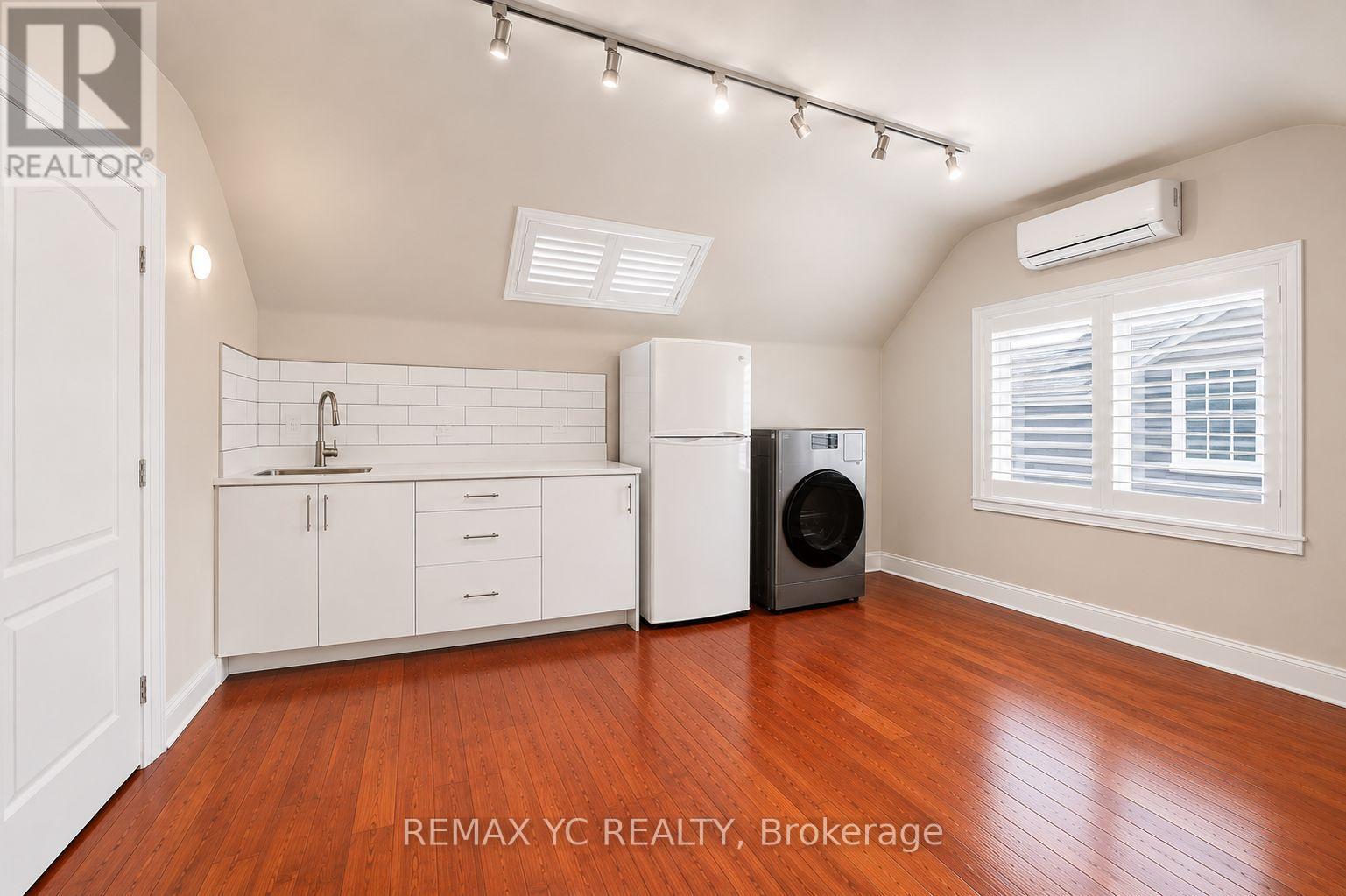 R1 - 99 Sheppard Avenue E, Toronto (Willowdale East), Ontario  M2N 3A3 - Photo 3 - C13663878