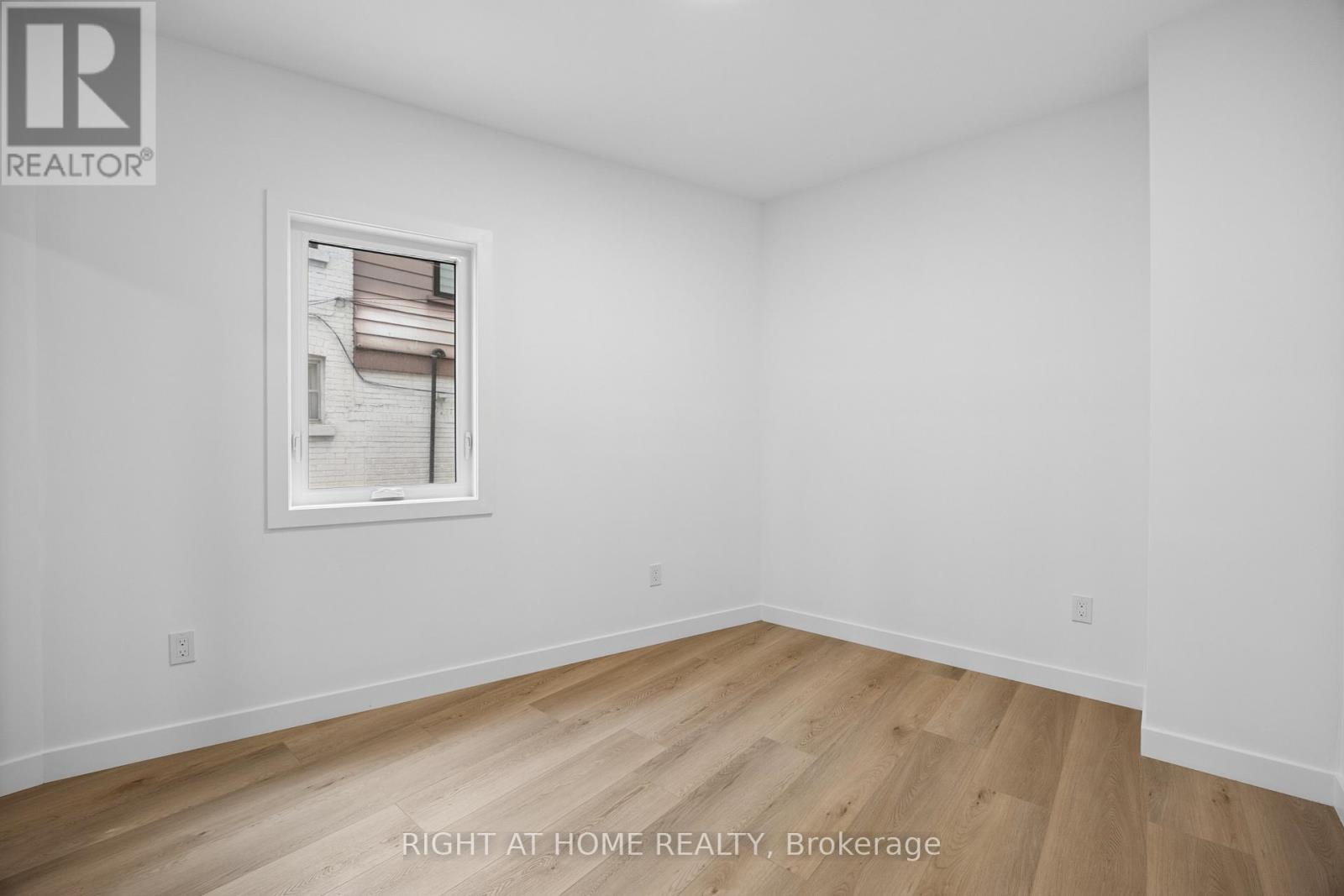 2 - 91 Barton Avenue, Toronto, Ontario  M6G 1P7 - Photo 12 - C13663906