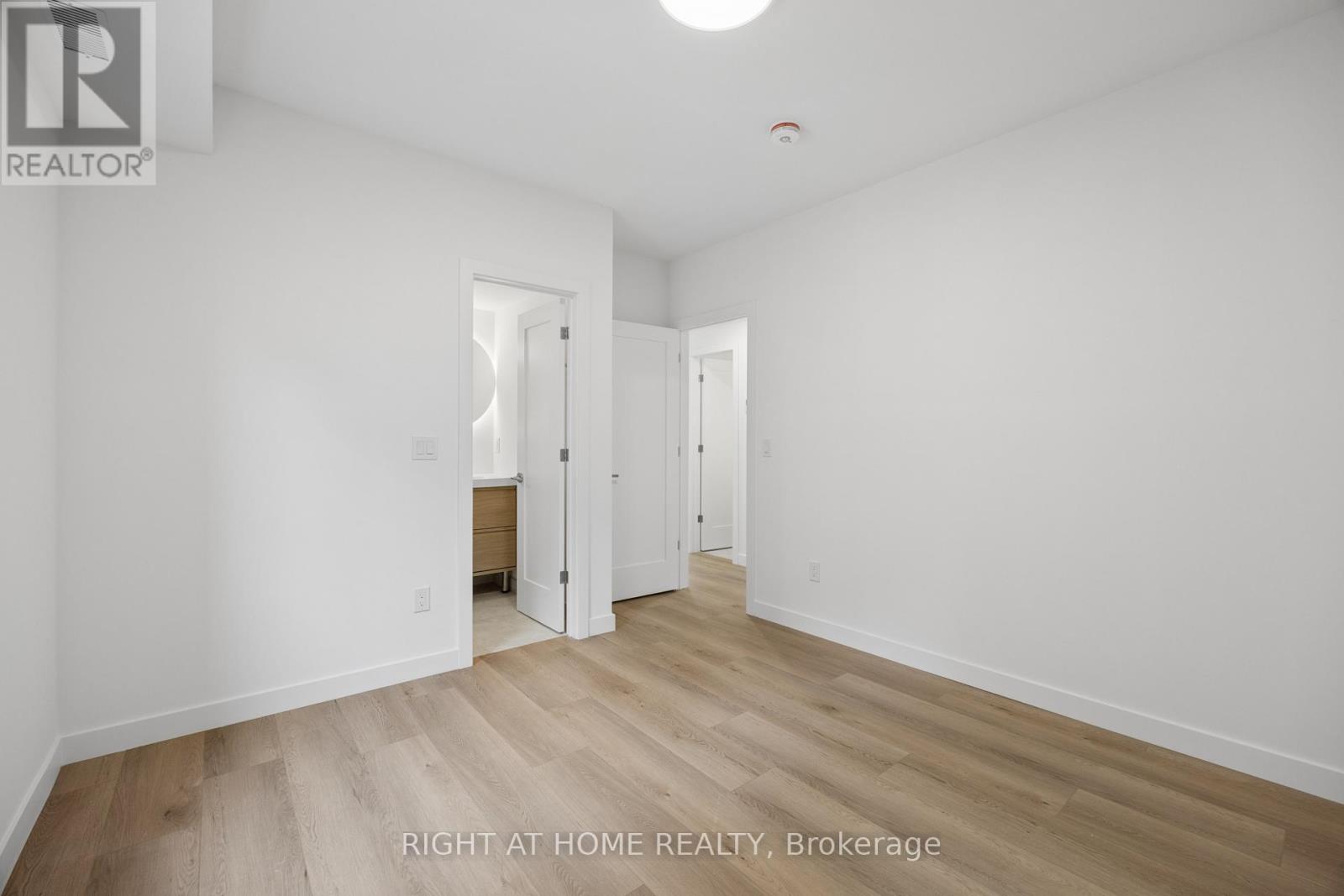2 - 91 Barton Avenue, Toronto, Ontario  M6G 1P7 - Photo 15 - C13663906