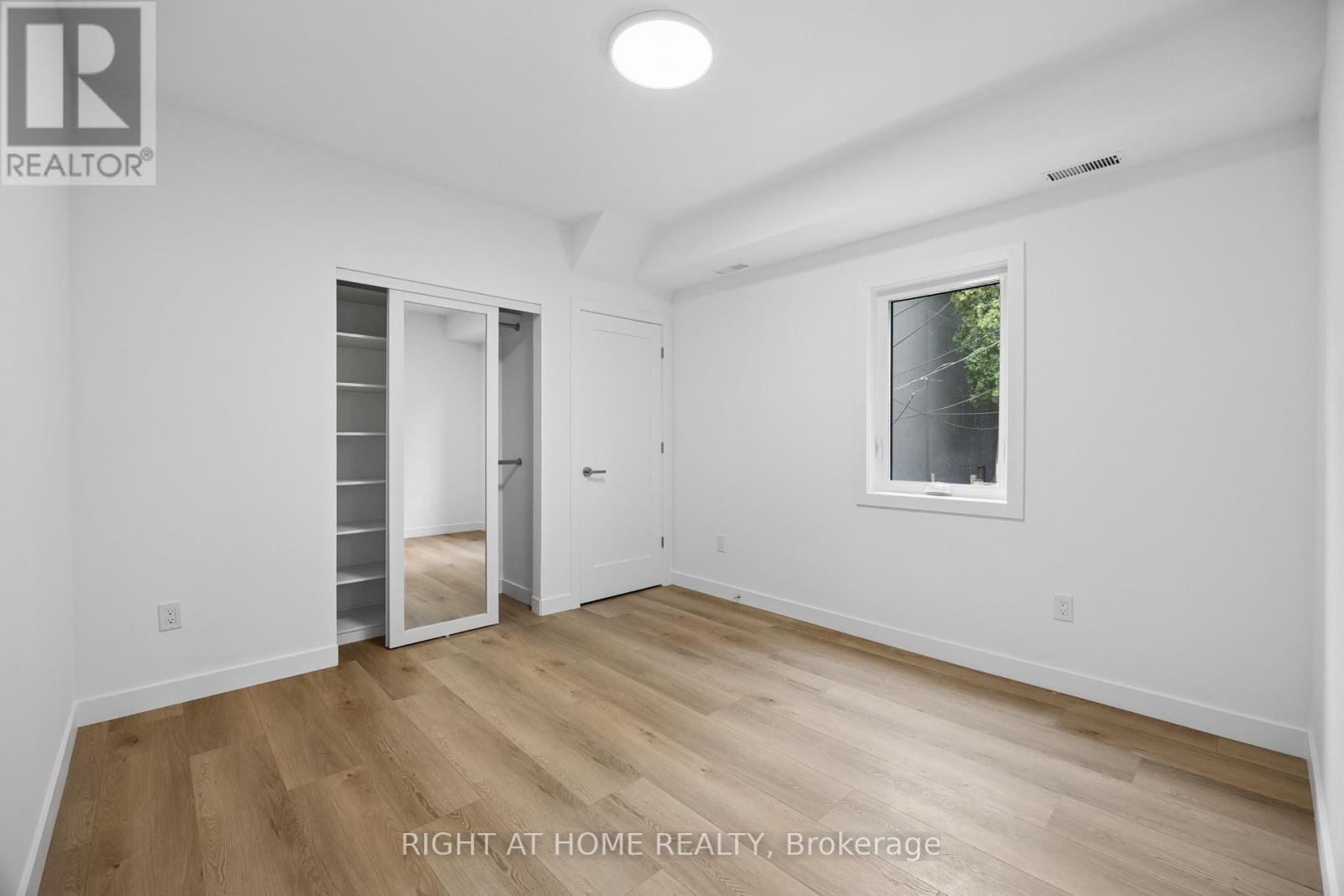 2 - 91 Barton Avenue, Toronto, Ontario  M6G 1P7 - Photo 16 - C13663906