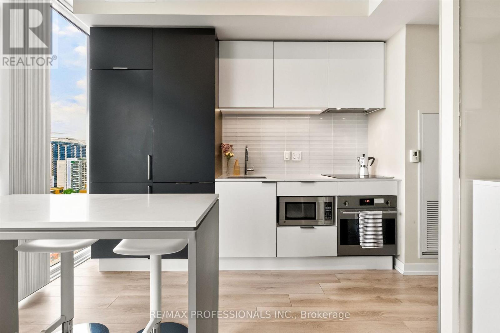 1102 - 33 Helendale Avenue, Toronto, Ontario M4R 0A4 - Photo 12 - C13663980