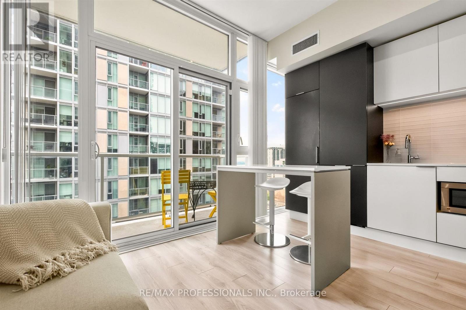 1102 - 33 Helendale Avenue, Toronto, Ontario M4R 0A4 - Photo 19 - C13663980