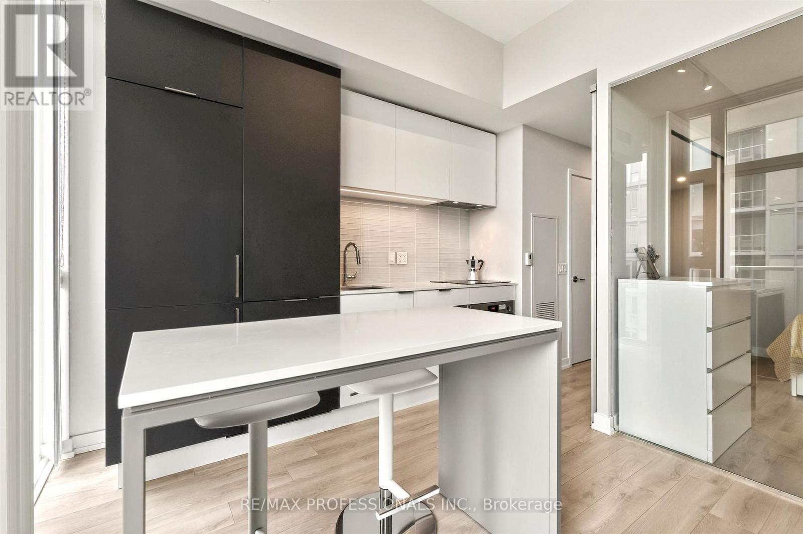 1102 - 33 Helendale Avenue, Toronto, Ontario  M4R 0A4 - Photo 13 - C13663996