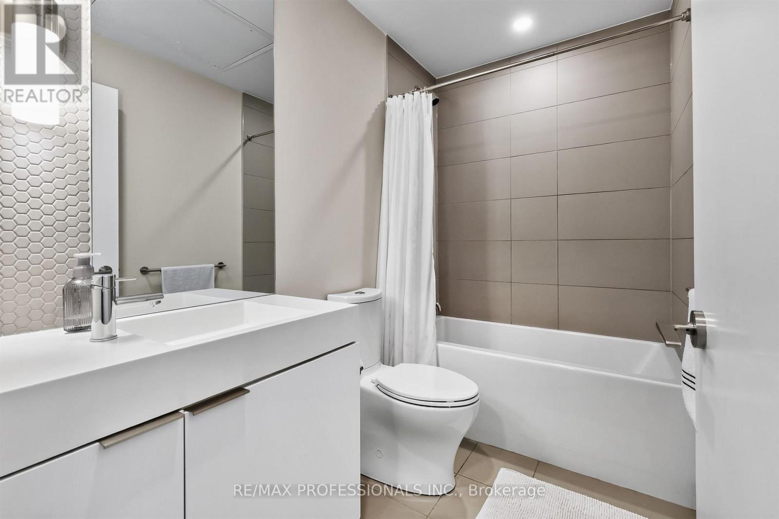 1102 - 33 Helendale Avenue, Toronto, Ontario  M4R 0A4 - Photo 24 - C13663996