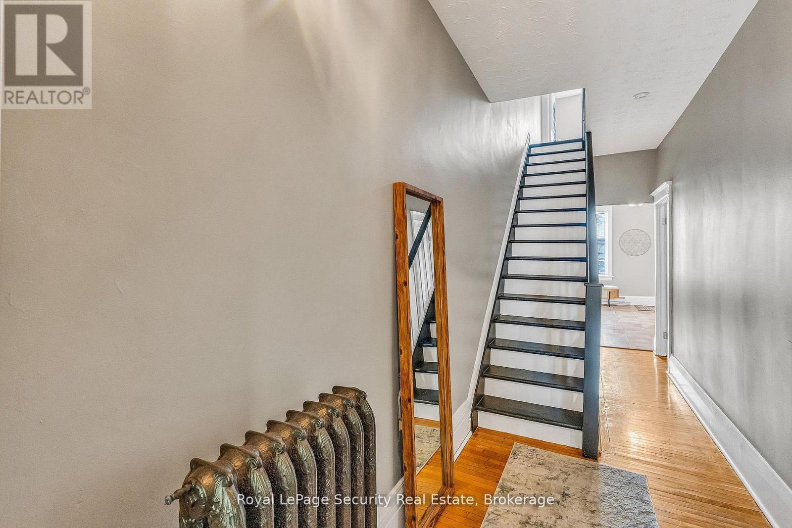 667 Ossington Avenue, Toronto (Palmerston-Little Italy), Ontario  M6G 3T6 - Photo 5 - C13664036